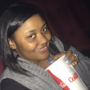 Meet your Posher, Whitney